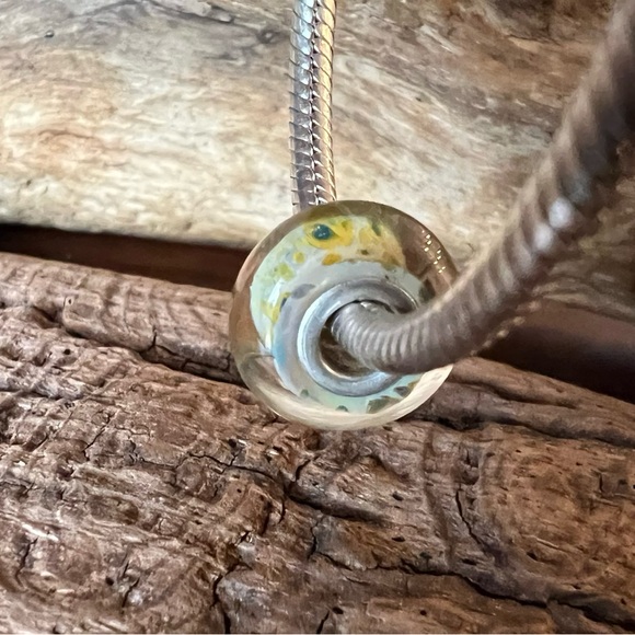 New Authentic Chamilia Charm Whimsical Sea Murano Bead Silver Yellow Green White - Picture 4 of 4